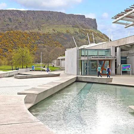 Joivy Contemporary Royal Mile Apartment With Balcony EDI Exterior foto